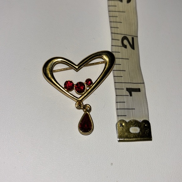 Lia Heart Pin - Picture 7 of 7